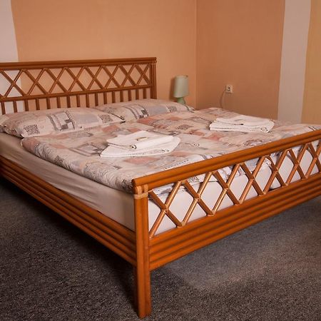 Hotel Haltrava Klenci pod Cerchovem Стая снимка