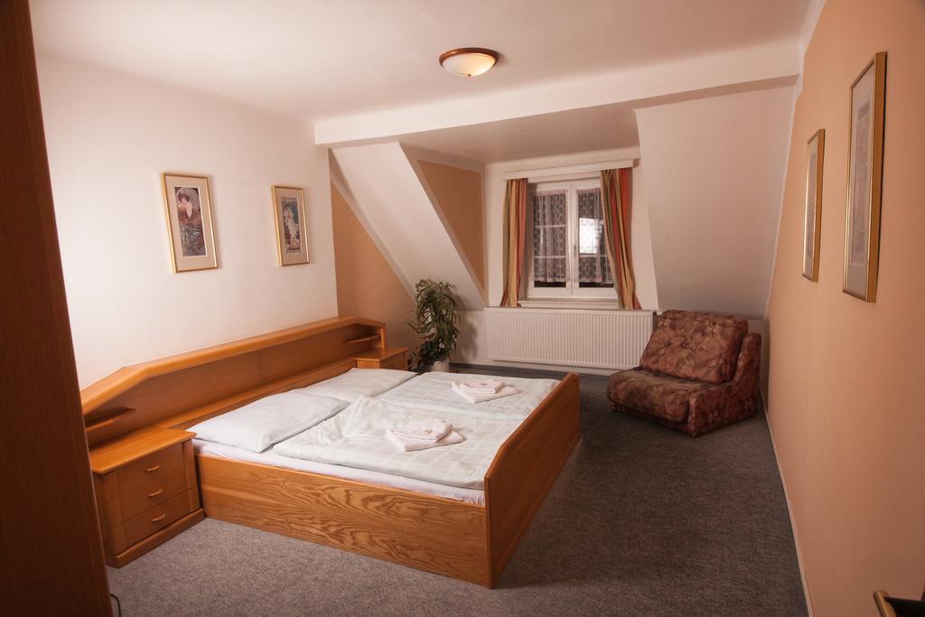 Hotel Haltrava Klenci pod Cerchovem Стая снимка